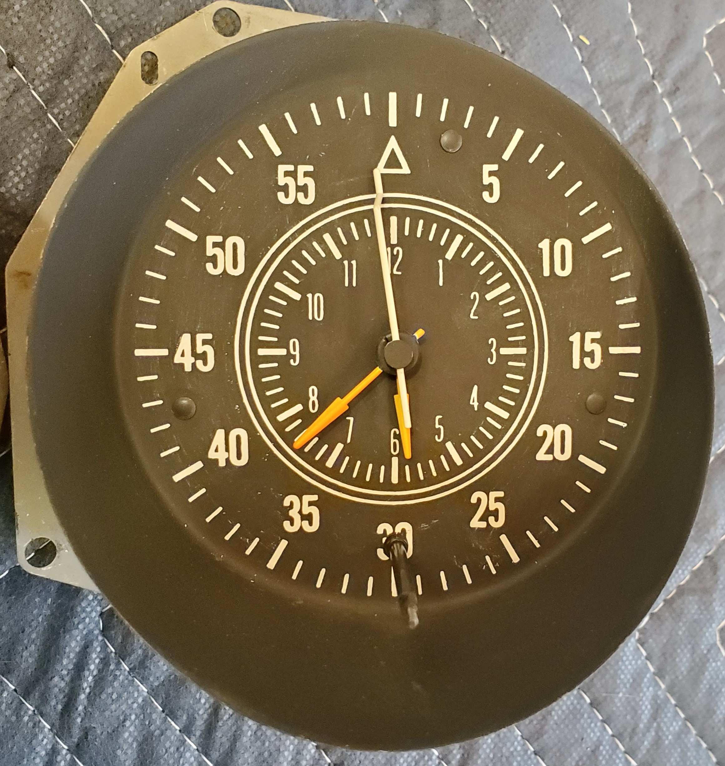 72-74 E-BODY RALLYE CLOCK OEM.jpg