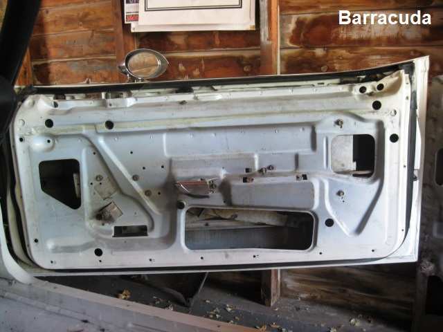 Door Window Crank Location BARRACUDA.jpg