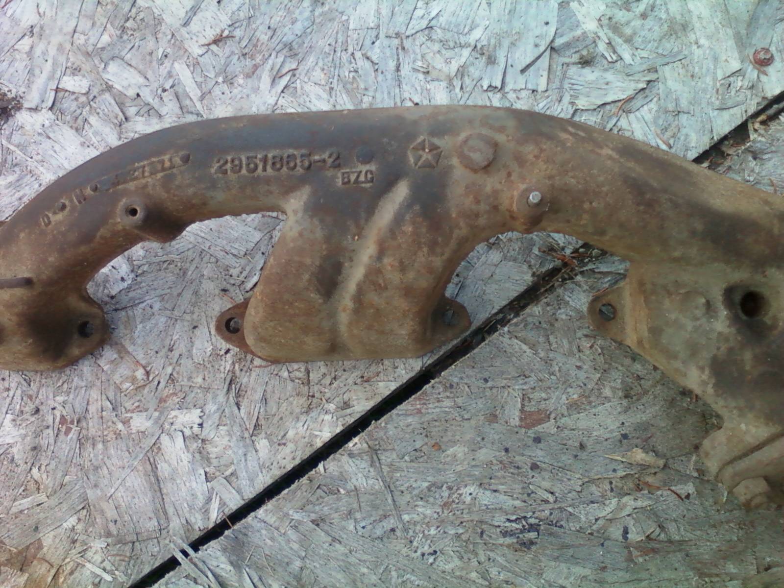 exhaust manifold.jpg