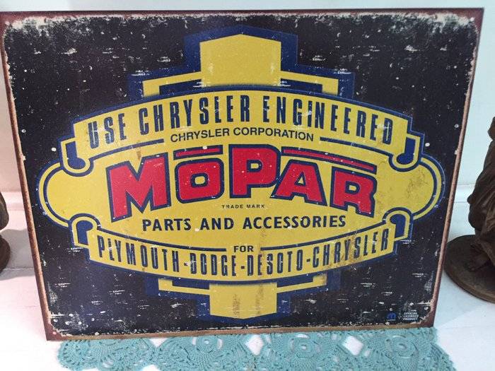 Mopar tin sign.jpg