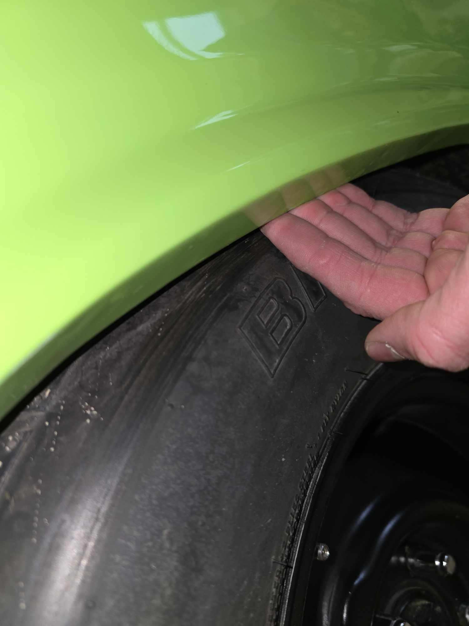 Tire Fender clearance.jpg