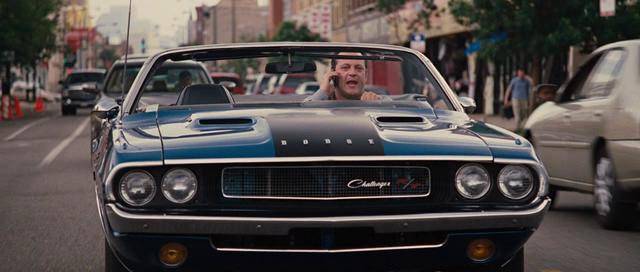 Vince Vaughn in challenger vert.jpg