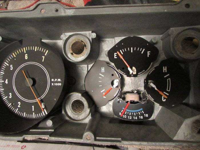 Voltmeter with Tin Cut.JPG