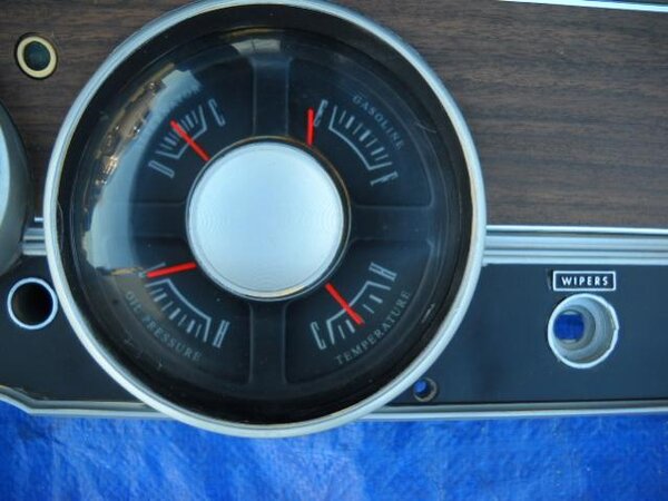 Cuda Fuel Gauge.jpg