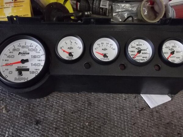 gauges 001.jpg